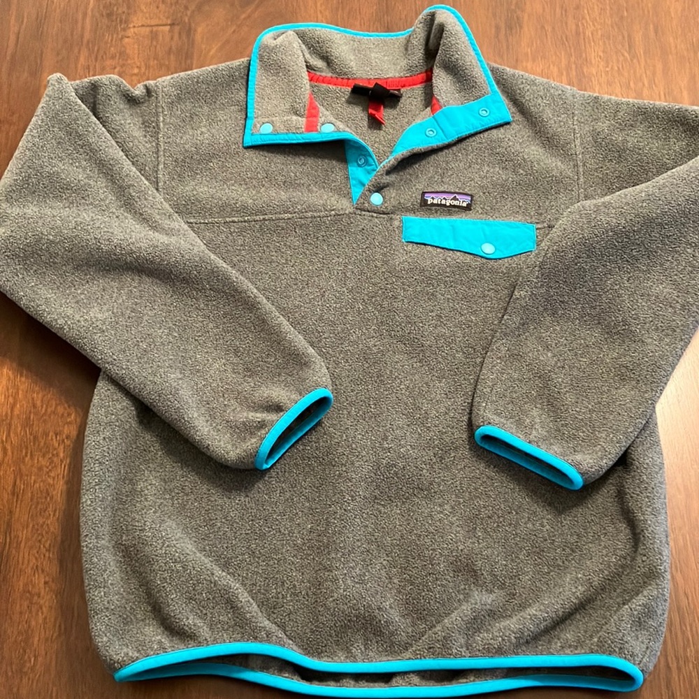 Women’s Patagonia Lightweight Synchilla Snap T pullover, size Small